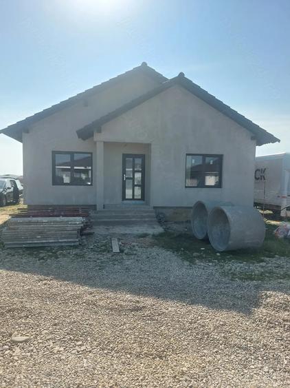 Casă cu 3 camere cu Teren 500 Mp în Sântandrei