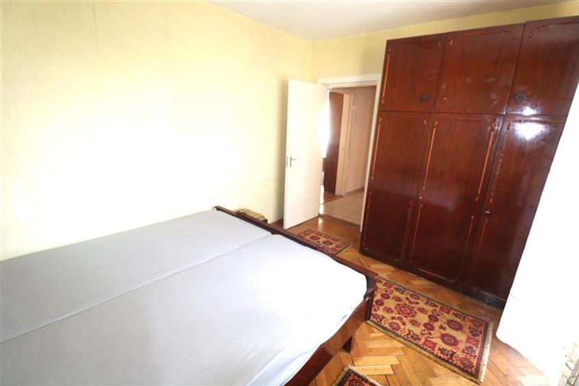 Apartament cu 3 camere semidecomandat în Ultracentral