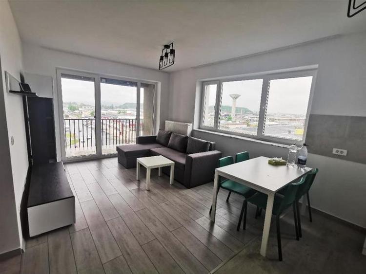 Apartament cu 2 camere decomandat, mobilat în Tractorul
