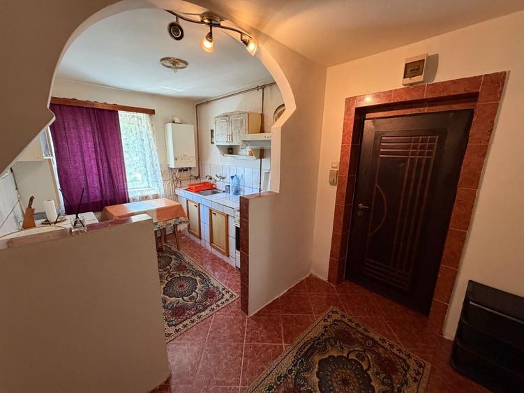 Apartament cu 2 camere semidecomandat în Central