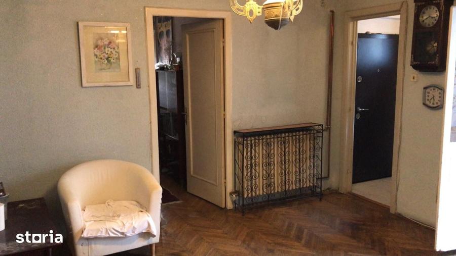 Apartament cu 5 camere în Sud