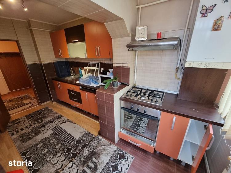 Apartament cu 2 camere decomandat în Nicolina
