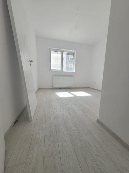 Apartament cu 2 camere decomandat în Apărătorii Patriei
