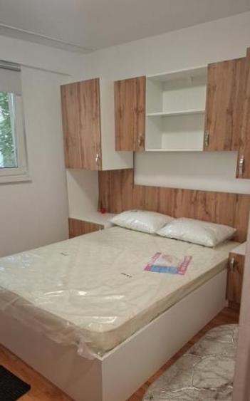 Apartament cu 2 camere decomandat, mobilat în Tei