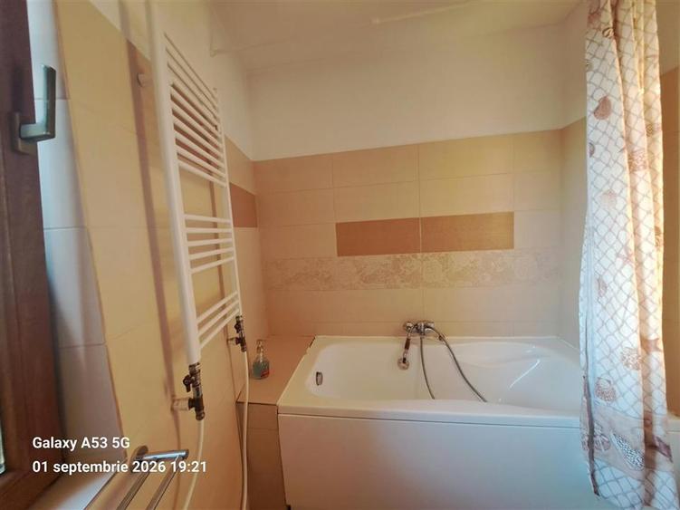 Apartament cu 4 camere decomandat, mobilat în Titan