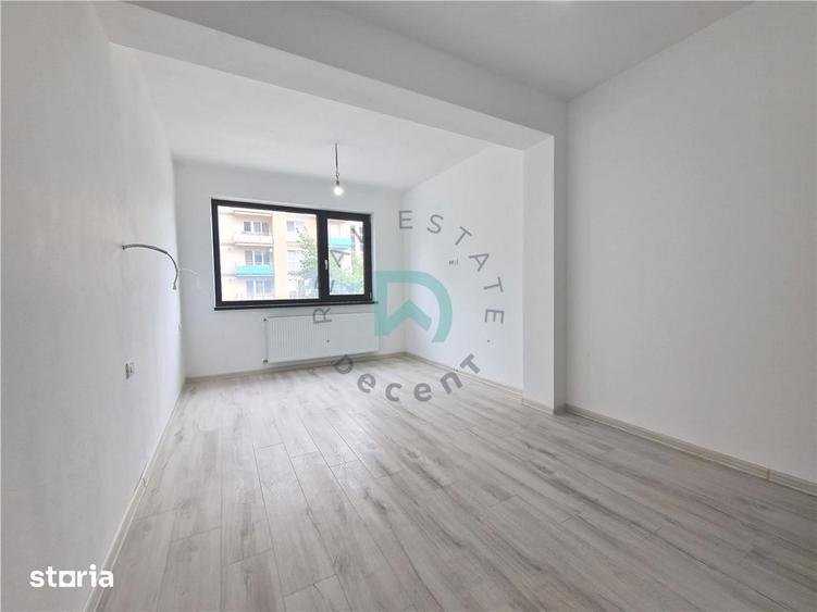 Apartament cu 3 camere decomandat în Tractorul