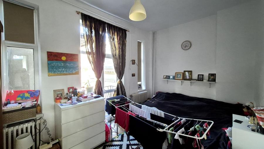 Casă individuală cu 8 camere cu Canalizare în Armeneasca