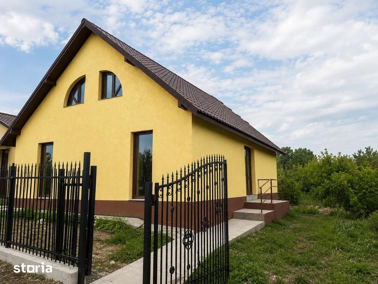 Casă cu 2 camere cu Teren 450 Mp în Podu Roș