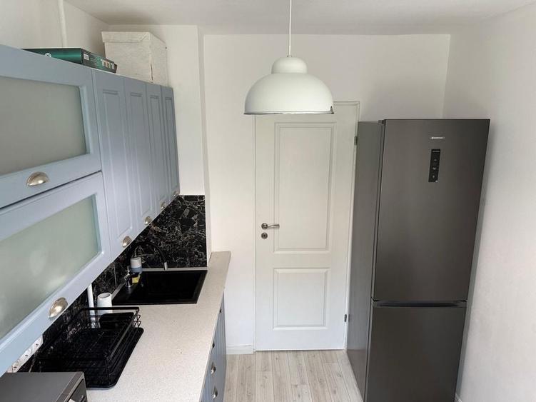 Apartament cu 2 camere semidecomandat în Calea București