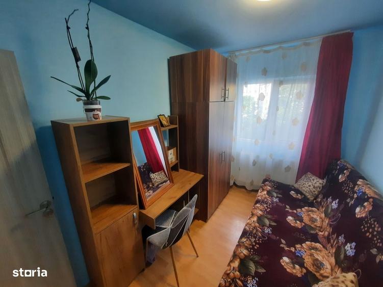 Apartament cu 3 camere semidecomandat în Micro 15