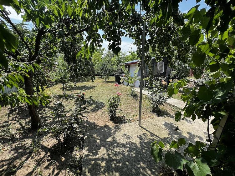 Casă cu 3 camere cu Teren 656 Mp în Malu