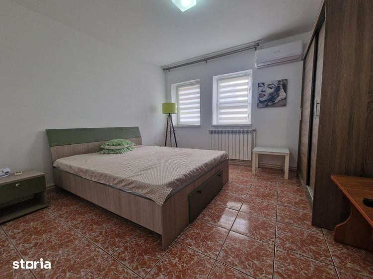 Garsonieră decomandată în Delfinariu