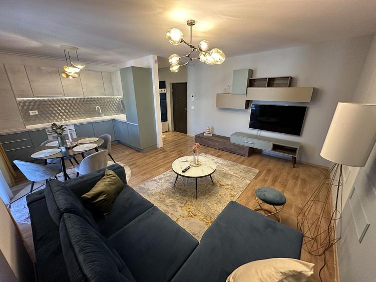 Apartament cu 2 camere decomandat în Aradului