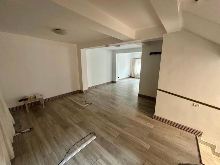 Birou, de 370 mp, în Calea Călărașilor