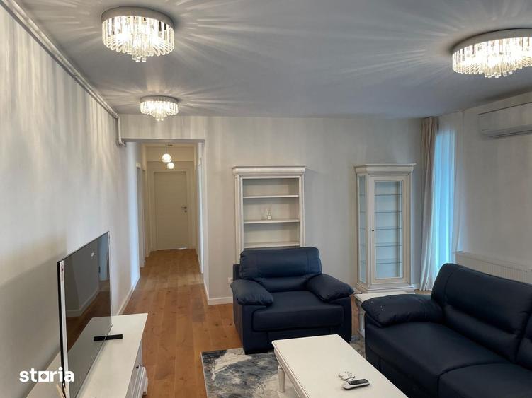 Apartament cu 4 camere decomandat, mobilat în Băneasa