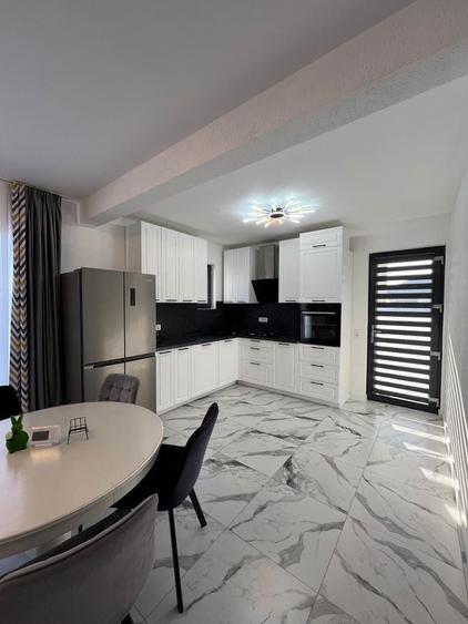 Casă cu 3 camere cu Teren 500 Mp în Central
