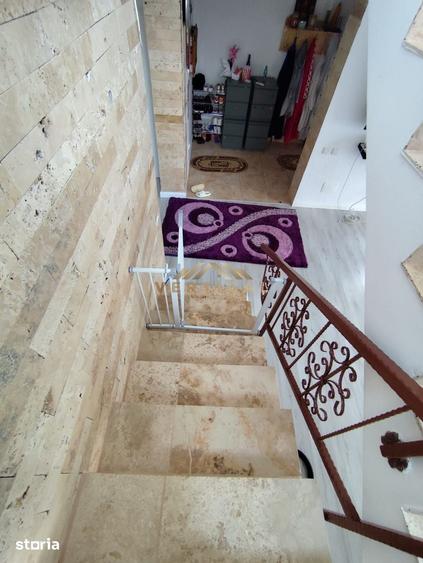Casă cu 5 camere cu Teren 280 Mp în Vidra