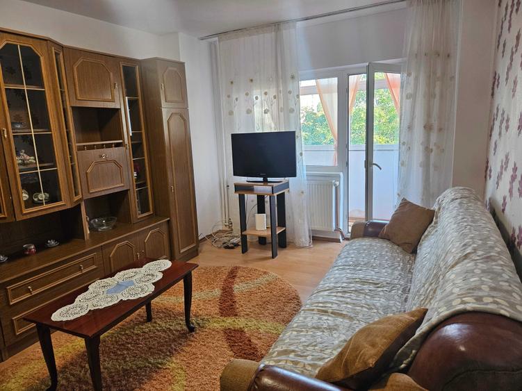 Apartament cu 2 camere decomandat în 1 Mai