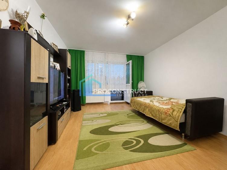 Apartament cu 4 camere în Lipovei