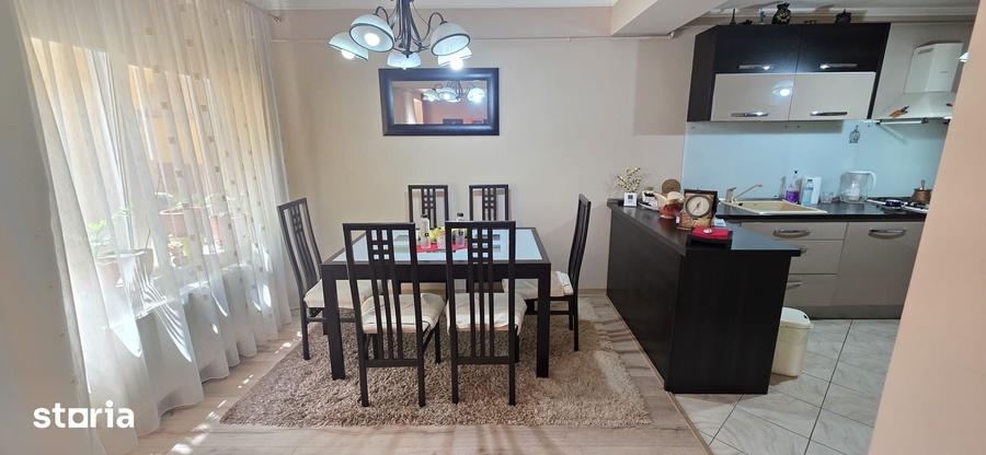 Casă cu 4 camere cu Teren 250 Mp în Delfinariu