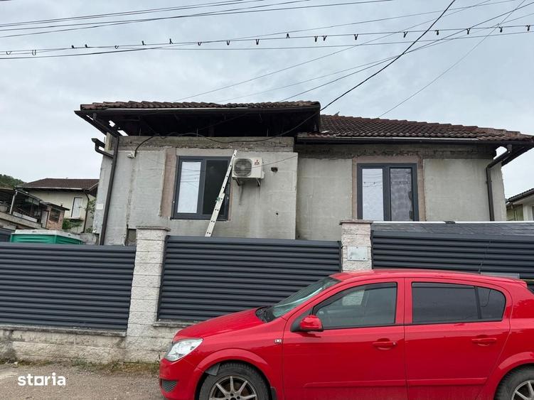 Casă cu 4 camere în Central
