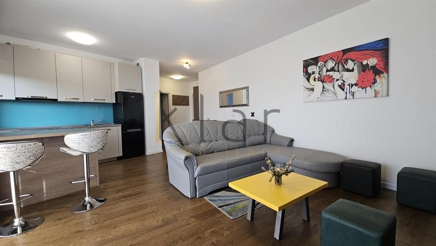 Apartament cu 2 camere semidecomandat, mobilat în Central