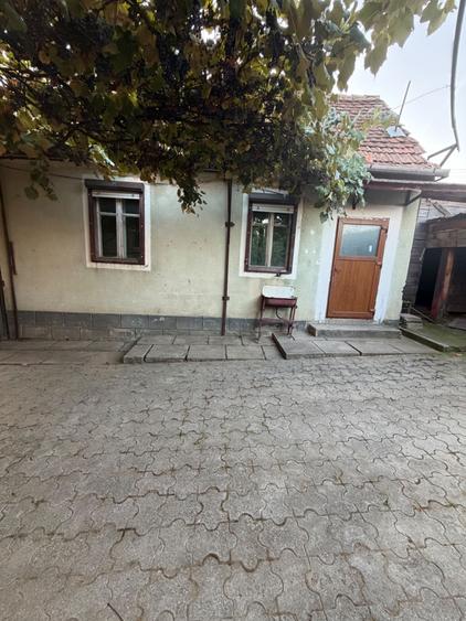 Casă cu 4 camere în Cristian
