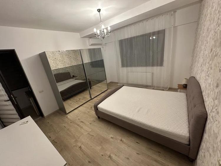 Apartament cu 3 camere decomandat în Lujerului
