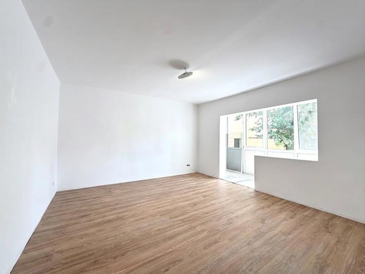 Apartament cu 3 camere decomandat, mobilat în Aradului