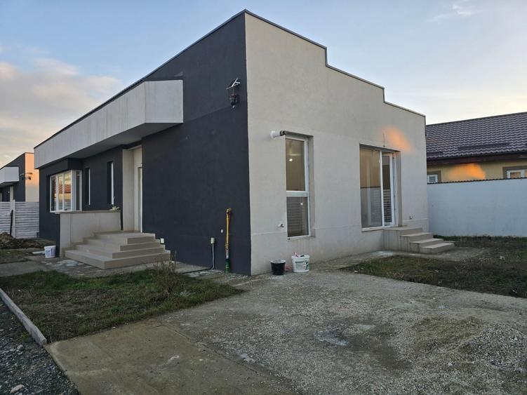 Casă cu 3 camere cu Teren 300 Mp în Pantelimon