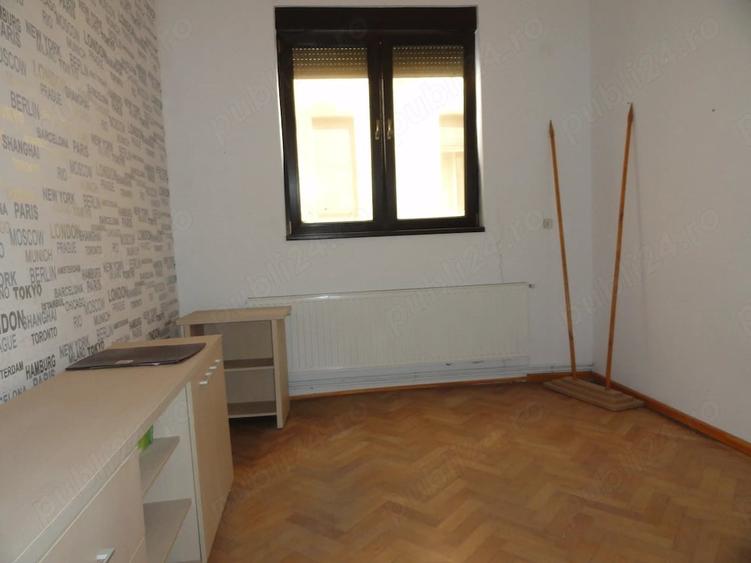 Spațiu comercial, de 70 mp, în Central