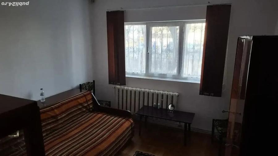 Apartament cu 4 camere decomandat în Gară