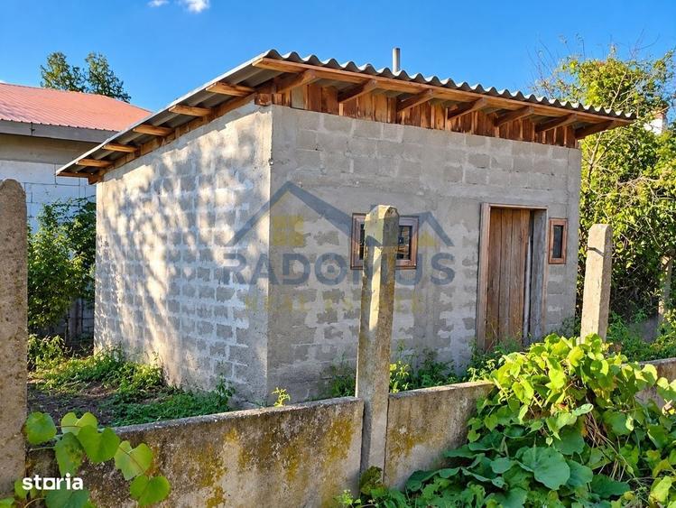 Casă cu 4 camere cu Teren 980 Mp în Poienarii Burchii