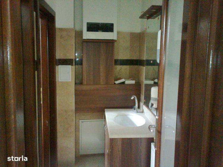 Spațiu comercial, de 250 mp, în Central