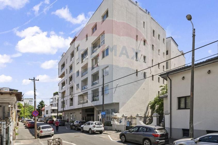 Spațiu comercial, de 140.30000305176 mp, în Centrul Civic