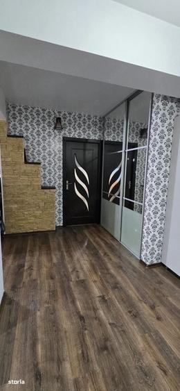 Apartament cu 3 camere decomandat în Km 5