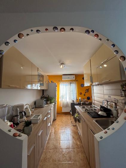 Inchiriez apartament decomandat cu 2 camere - 8
