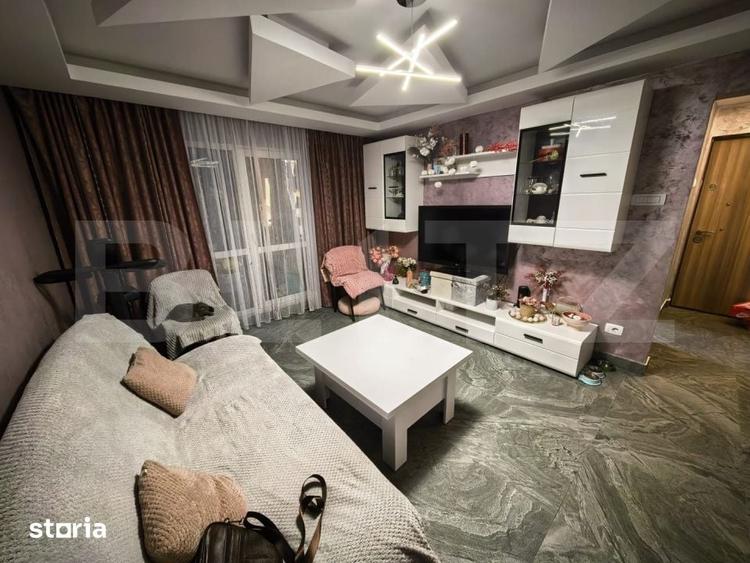 Apartament cu 3 camere semidecomandat, mobilat în Dacia