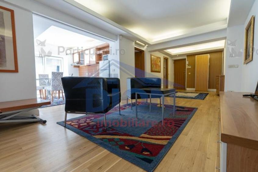 Apartament cu 3 camere semidecomandat în Unirii