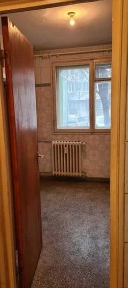 Apartament cu 3 camere semidecomandat, mobilat în Titan