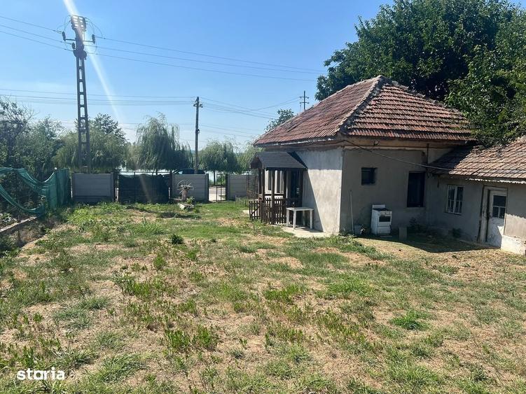 Casă cu 2 camere în Central