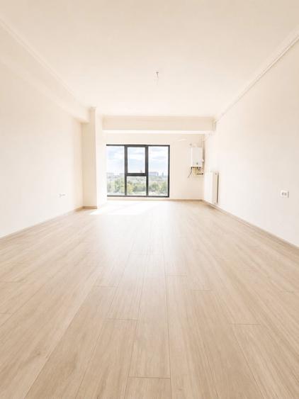 Apartament cu 3 camere decomandat în Energia