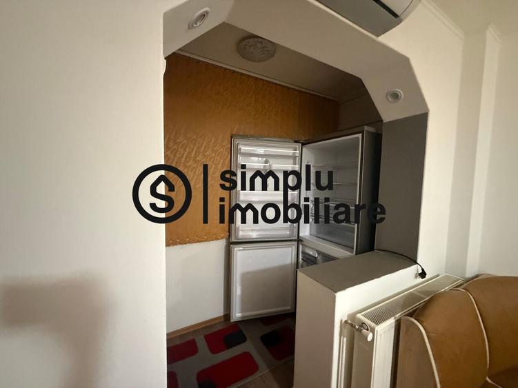 Apartament cu 3 camere semidecomandat, mobilat în Craiovița Nouă
