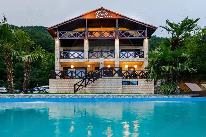 Casă cu 32 camere cu Teren 4600 Mp în Dubova