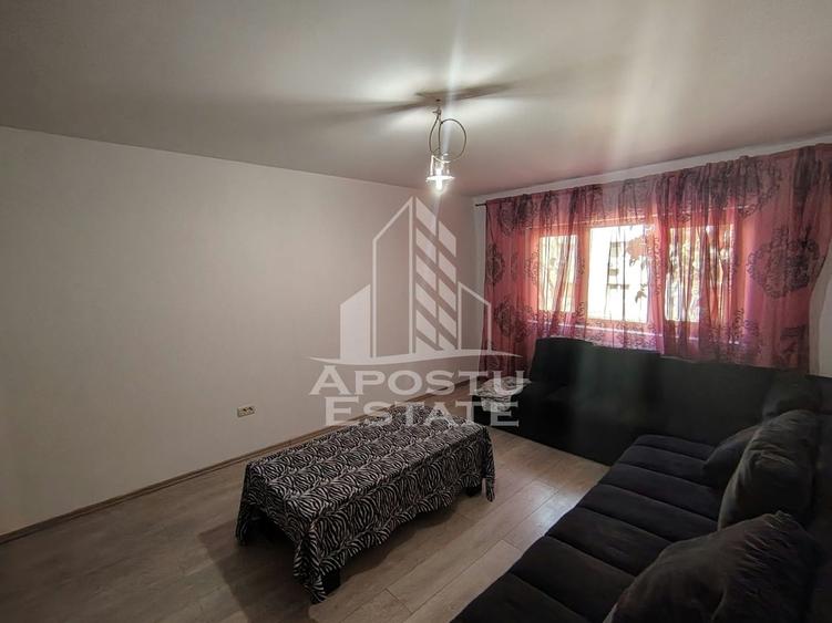 Apartament cu 3 camere decomandat, mobilat în Fabric