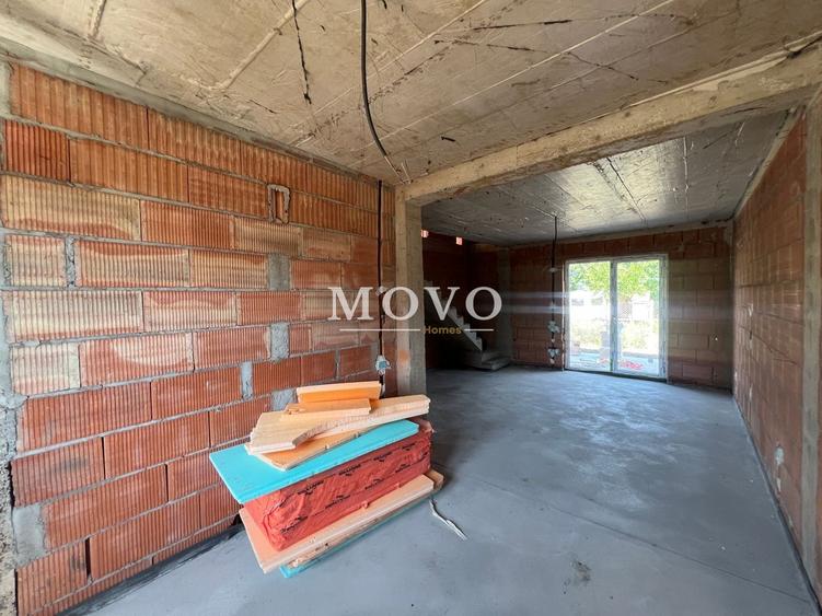 Duplex cu 3 camere cu Canalizare în Remetea Mare