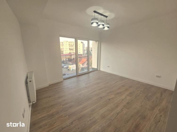 Apartament cu 3 camere decomandat în Dâmbul Rotund