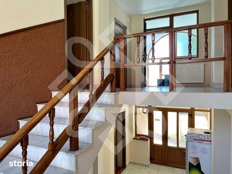 Casă cu 7 camere cu Teren 870 Mp în Sânmartin