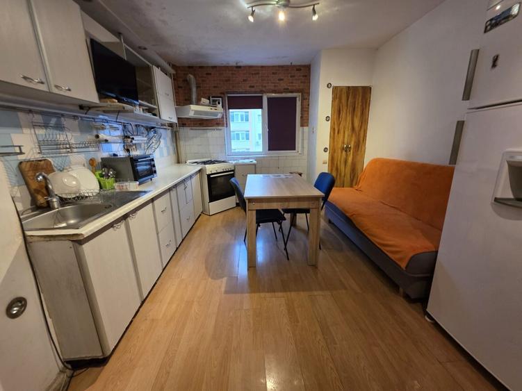 Apartament cu 2 camere decomandat, mobilat în Vitan