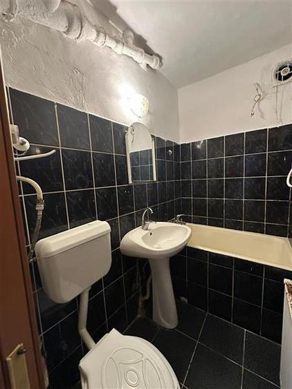 Apartament cu 2 camere semidecomandat, mobilat în Moroasa 2